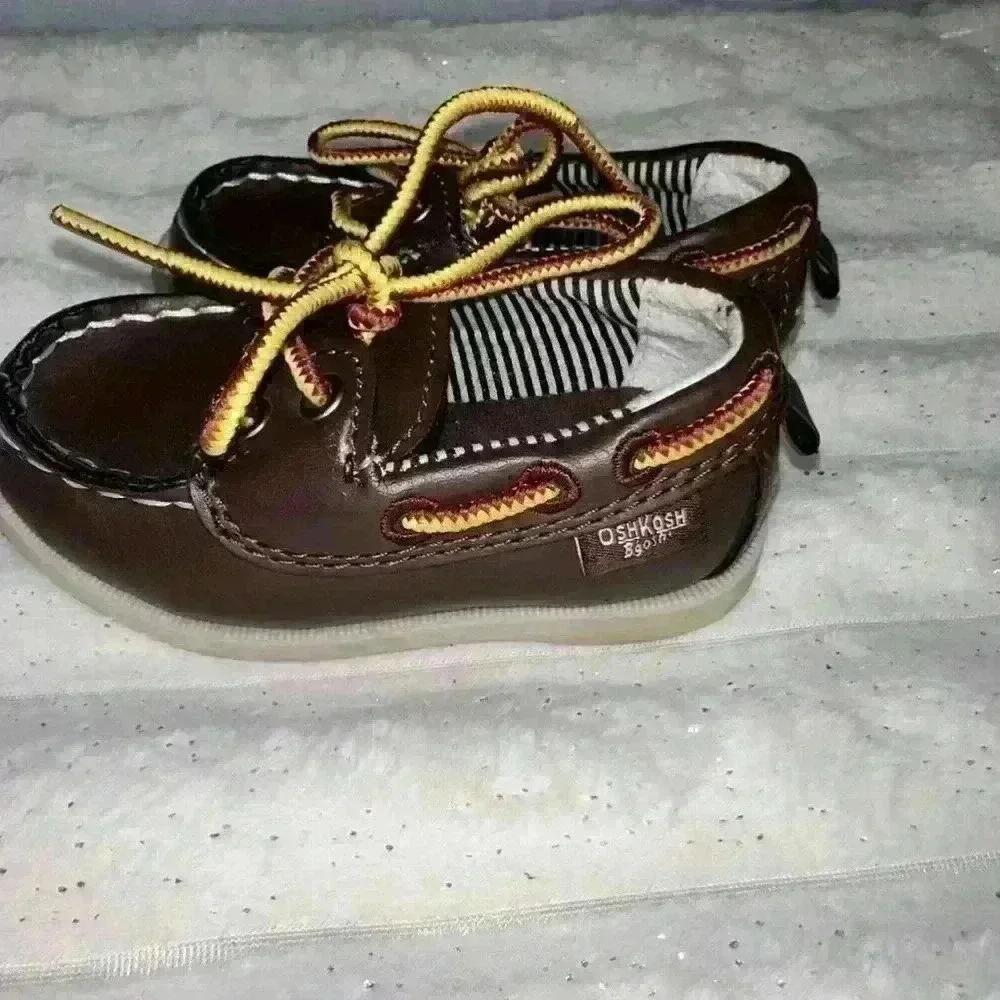 OSHKOSH Alex brown shoe / infant boys size 5